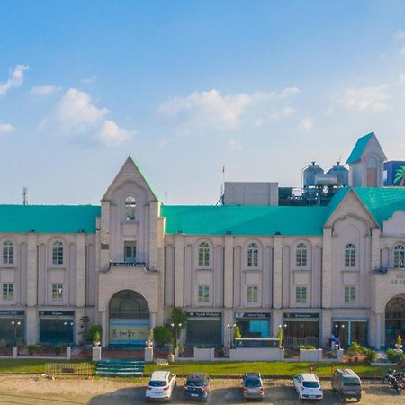 Hotel Le Castle Rudrapur Экстерьер фото