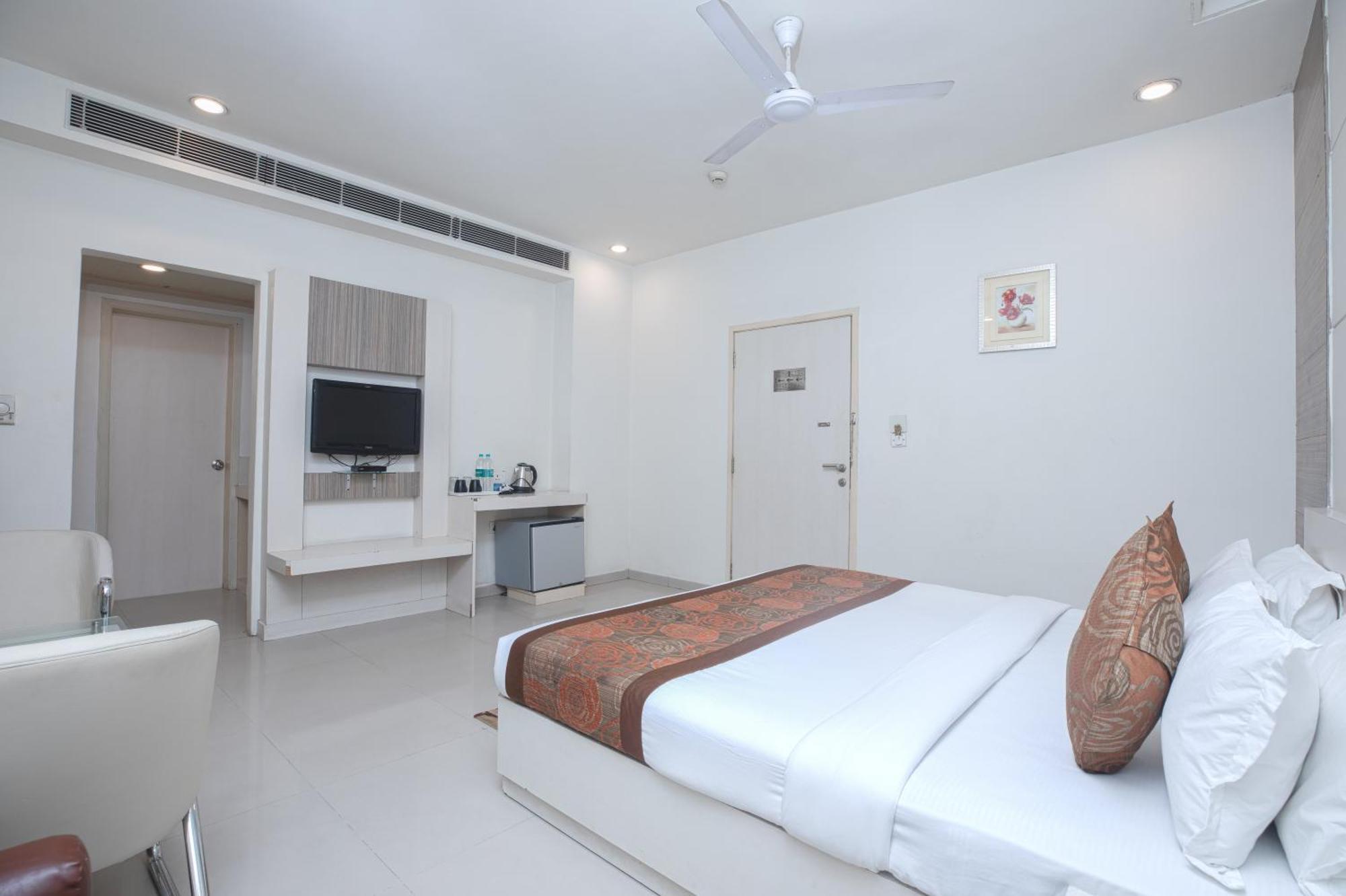 Hotel Le Castle Rudrapur Экстерьер фото